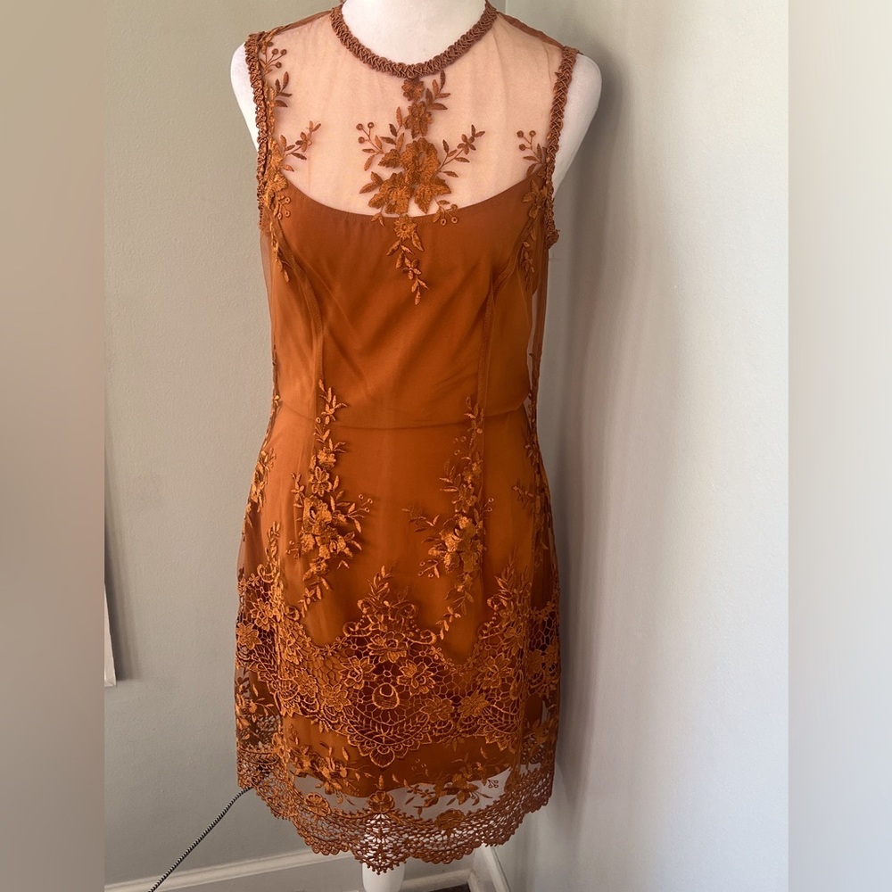 Nanette Lepore Sz 4 Sleeveless Lace Embroidered Midi Sheath Mustard Gold